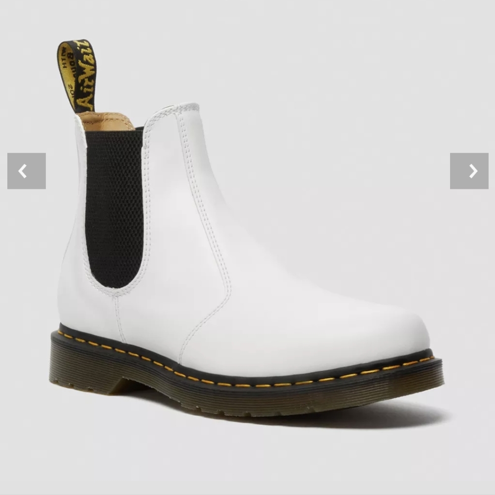 Dr Martens White Chelsea Boots Unisex 7 Wide Women's / 6 Mens